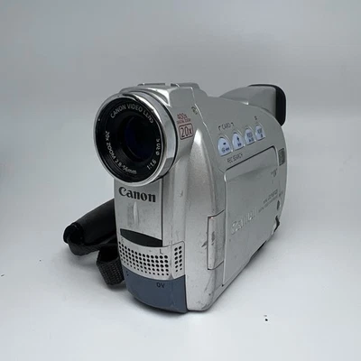 READ Canon ZR65 MC Mini Digital Video Camcorder Silver 2.5" Screen - Image 1 of 4