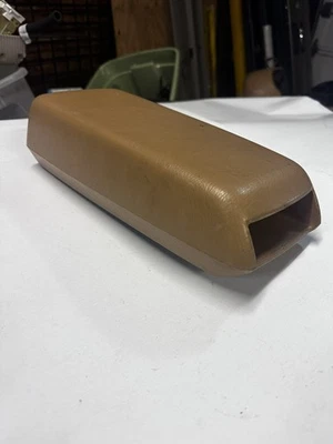 Reposabrazos Volvo NOS 740 940 960 bronceado 85-94 Foto 1 de 4