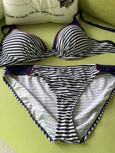 Bikini - Bild 1 von 7