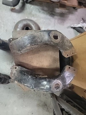 Motor de caminhão Ford 1948 a 1951 membro transversal F1 F2 F3 F4 F5 F6 - Imagem 1 de 4