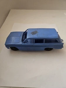 Vtg Processed Plastic Aurora Bear Lake Lodge Blue Toy 1961 Olds Station Wagon - Picture 1 of 11