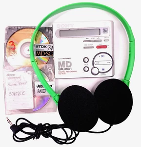 Vintage Y2K SONY MZ-R70 MD Walkman MiniDisc Registratore Portatile con 2 Dischi Testato Funziona - Foto 1 di 16