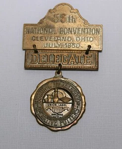 Distintivo Delegato Confraternita dei Ceramisti Operativi 1950 Ntl. Cleveland, OH. Bastain - Foto 1 di 4