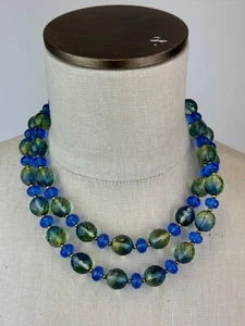 JOAN RIVERS Splendida Collana Filo di Perline in Vetro Sfaccettato Blu/Verde 35”-38” Adj - Foto 1 di 5