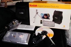 Digital Camera Kodak EasyShare Silver Dock Kit ACC-CD1 CVZP Docking - Picture 1 of 4