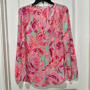 Lilly Pulitzer Stacey Silk Blouse EUC Ladies L Lightweight long sleeves v neck - Picture 1 of 13