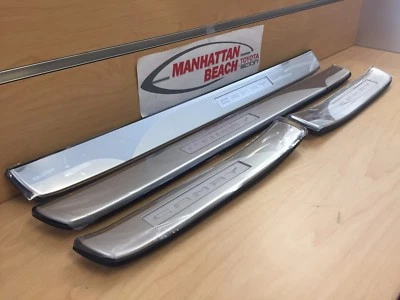 Mejoras de umbral de puerta Camry 2018-2025 PT922-03182 ACCESORIO GENUINO TOYOTA Foto 1 de 4