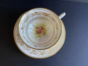 Platillo de taza de té Royal Chelsea Bone China uvas manzana artista firmado - Imagen 1 de 7