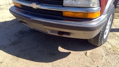 1998-2005 S10 Blazer cromado conjunto de para-choque dianteiro com suportes fabricante de equipamento original 4x4 - Imagem 1 de 4