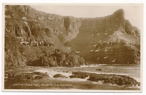 The Amphitheatre Giant's Causeway Antrim Irlanda del Norte Acantilado Costero Reino Unido RPPC - Imagen 1 de 2