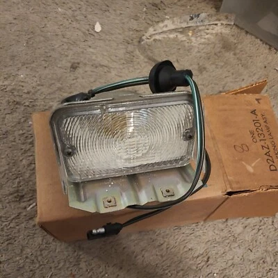 Ford Galaxy Ltd 1972 personalizado 500 Country Squire LH luz de estacionamiento delantera Asby Nuevo de Lote Antiguo Foto 1 de 4