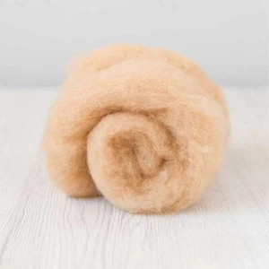 Carded Felt Wool Needle Felting Carded Batt Peach Beige Skin Nude Maori DHG Dune - Picture 1 of 1