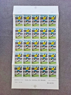 Estampillas de FÚTBOL PORTERÍA DE FÚTBOL PELÉ 1000th MI# 1238 HOJA Como Nuevas Foto 1 de 4