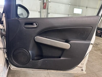 Panel de moldura interior de puerta delantera derecha usado se adapta a: Mazda 2 2014 grado A Foto 1 de 4