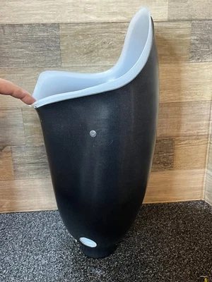 Enchufe protésico de fibra de carbono izquierda por encima de la rodilla (no para uso médico) Foto 1 de 4