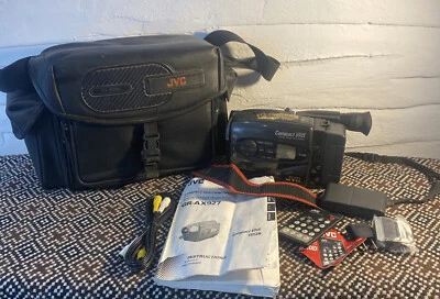 JVC Compact VHS GR-AX927 Camcorder - Leads - Bag - No Charger (untested) - Image 1 of 4