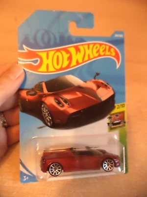 new '17 PAGANI HUAYRA ROADSTER hw exotics HOT WHEELS toy car 243/365 RED - Image 1 of 3