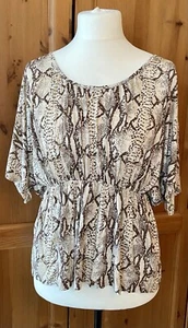 H&M Beige Animal Print Blouse | Top | Y2K 90s Style T-Shirt | Size S / 8-10 - Picture 1 of 9