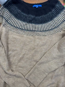 Apt. 9 Women's XXL Lightweight Sweater Sparkly Gold, Black & Gray Design Accent - Picture 1 of 5