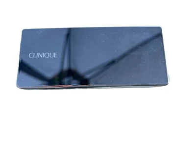 CLINIQUE ALL ABOUT SHADOW QUAD ~ # 02 JENNA'S ESSENTIALS - Изображение 1 из 2