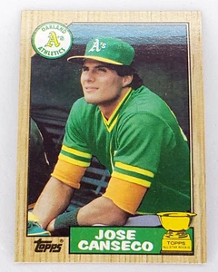 1987 Topps Baseball Jose Canseco #620 2nd Year Rookie Cup Oakland Athletics MLB - Picture 1 of 2