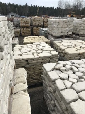 Polygonalplatten, Bruchplatten aus Sandstein hellgelb 4 cm rustikal Gartenstein - Bild 1 von 4