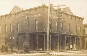 RPPC Shepherd MI Taylor House 1911 Frauen stehen vorne Echtfoto Postkarte - Bild 1 von 2