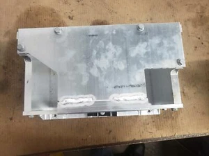 16 17 18 MERCEDES C63 Aluminum Battery Tray  2056109701 - Imagen 1 de 4