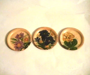 3 TELLER UNTERSETZER SWISS MADE REUGE STE-CROIX TASSE GLAS BOTANISCH FLORAL 70er JAHRE - Bild 1 von 11