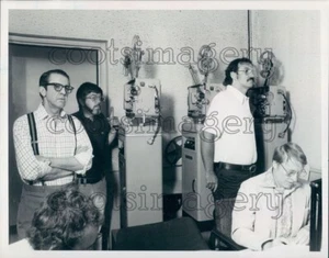 CBS TV Correspondent Hughes Rudd Production Crew Projectors Press Photo - Picture 1 of 2