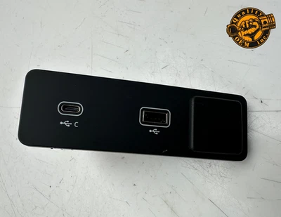 2021-2025 JAGUAR LAND ROVER  CONSOLE USB A / USB C PORT W/O POWER SOCKET OEM 41k - Image 1 of 4