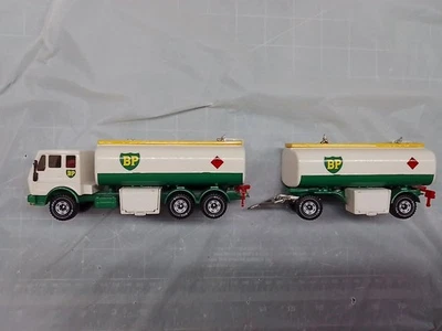 Siku 3718 Mercedes-Benz Tandem BP Fuel Delivery Truck Die-Cast Metal - Image 1 of 4