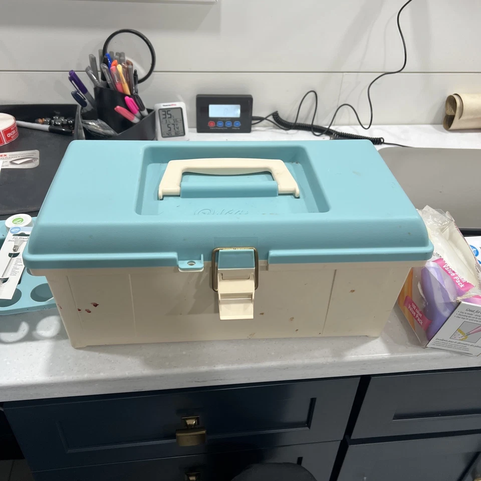 Juego de herramientas y carrito para decoración de pasteles Wilton Foto 1 de 4