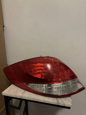 Conjunto de luces traseras laterales del conductor Hyundai Veloster 2012-2017 OEM Foto 1 de 4