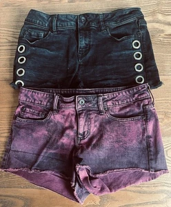 Women’s (Sz 7) Denim Shorts 2Pr Braveheart & Lovesick (80/9) - Picture 1 of 6
