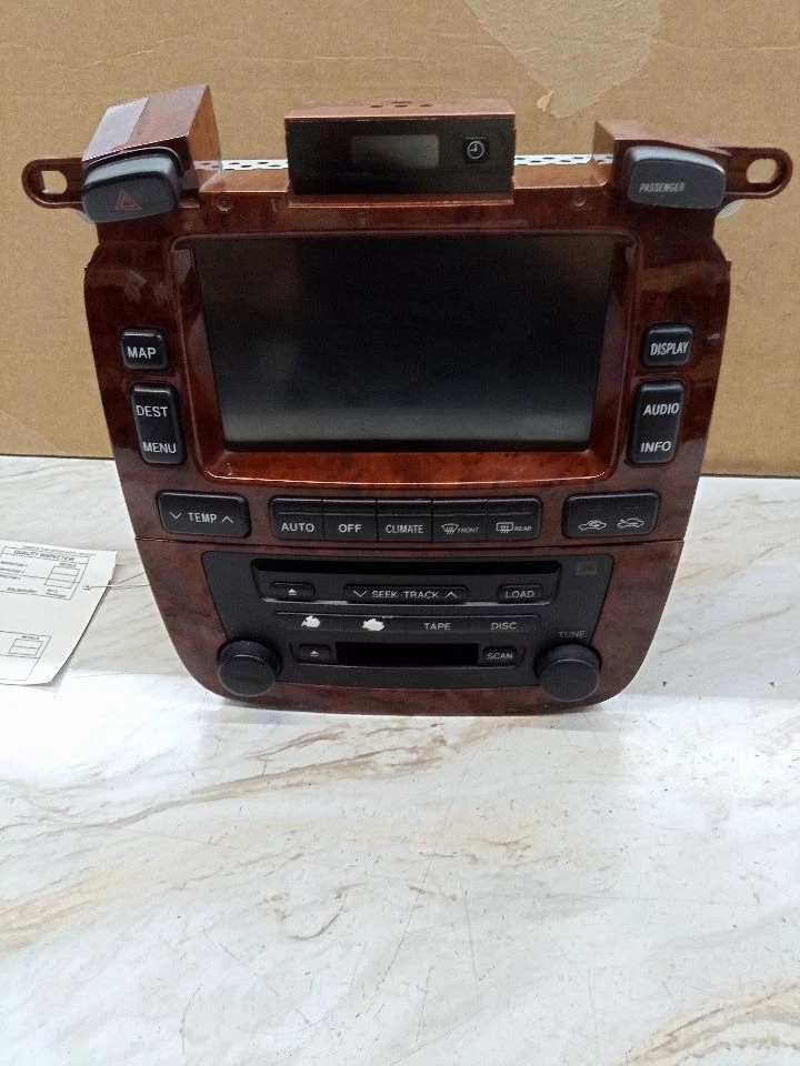 Used Infotainment Display fits: 2007 Toyota Highlander display screen 3.3L VIN W - Imagem 1 de 4