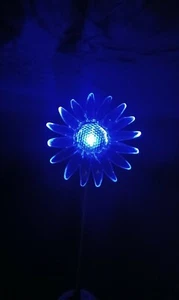 1 Set Sunflower Clear Acrylic Solar Garden Yard Patio Stick Stake Light - Picture 1 of 8