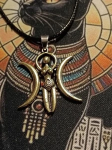 ~Stunning Moon Goddess Faux Leather Silver Tone Necklace Healing Wicca Pagan 18" - Picture 1 of 2