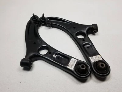 13 14 15 16 HYUNDAI VELOSTER BRAZO DE CONTROL INFERIOR DELANTERO IZQUIERDO Y DERECHO PAR OEM Foto 1 de 4