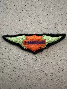 "Parche Kawasaki bordado coser hierro en alas verdes motocicleta 4"" x 1,5"" vintage" - Imagen 1 de 12