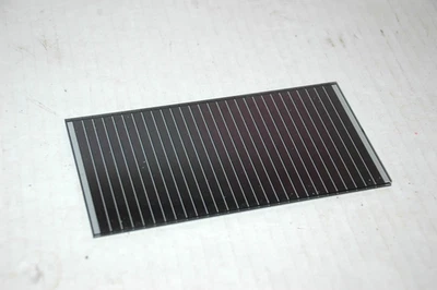 1 Sanyo Solar Panel Glass 21 v .25a   Project Hobby  NOS 6" x 3 " AM-5S01 (R1) - Imagem 1 de 2