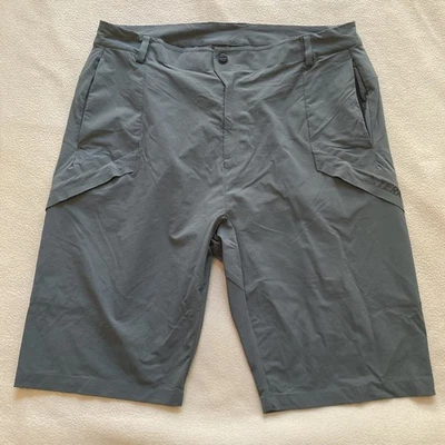 阿迪达斯 Terrex 徒步短裤 GM4811 - 灰色 - 男式 34x11” — 第 1/4 张图片