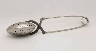 VTG Loose Leaf Tea Infuser Strainer/ Sieve Stainless Steel Snap-Action Tea Spoon - Image 1 of 4