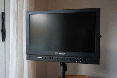 Monitor LCD de transmisión FeelWorld P173-9HSD 17,3" - SKU#1969132 Foto 1 de 4