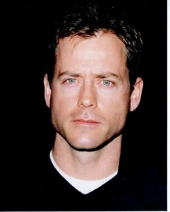 Greg Kinnear 8x10 color photo - Picture 1 of 1
