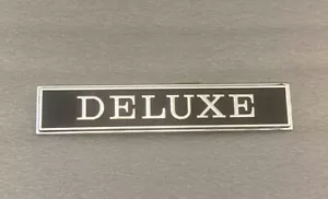 Excellent Datsun 1200 Suuny B110 Sedan Rear Emblem " DELUXE " Chrome finish - Bild 1 von 3