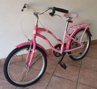 Bicicletta Hello Kitty da bambina - Immagine 1 di 4