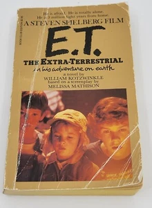 E.T.: The Extra-Terrestrial in his adventure on earth Paperback - Picture 1 of 4