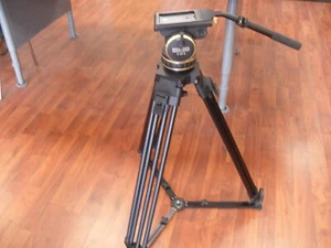 Cartoni C20S Tripod with Ground Spreaders. -Works Great - Picture 1 of 17