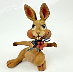 Molde Atlántico Vintage Conejo Pintado a Mano Cerámica Conejito 5 1/2" - Imagen 1 de 8